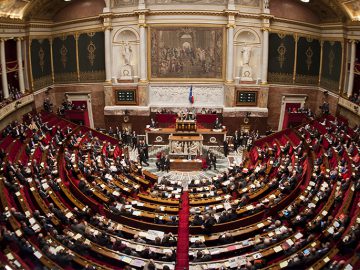 hemicycle-plein-vue-panoramique (1)