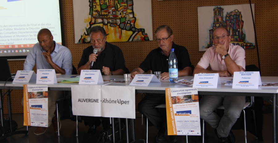 jacques-reynaud-president-d-initiative-ardeche-meridionale-a-felicite-son-equipe-ainsi-que-les-partenaires-presents-pour-les-resultats-positifs-obtenus-1467397198